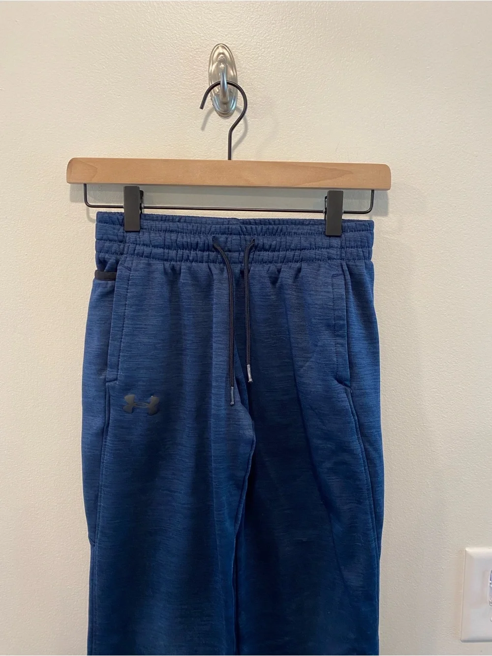Under Armour fleece lined joggers sweatpants size youth medium blue athletic